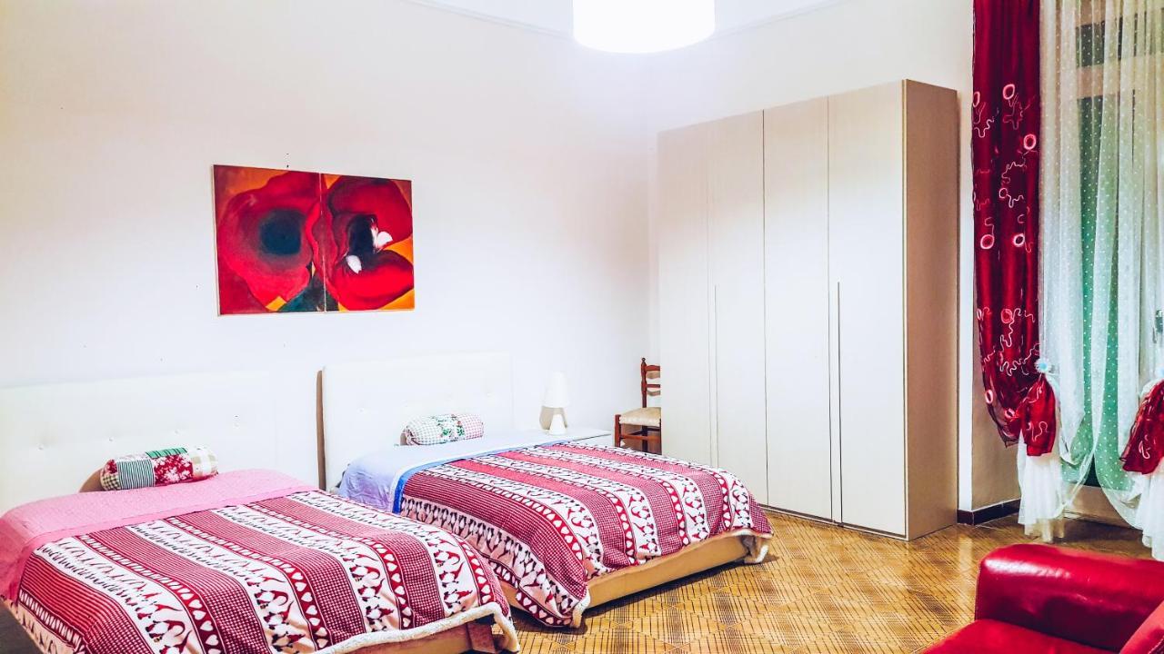 La Casa Dei Colori Apartment Джовинацо Екстериор снимка