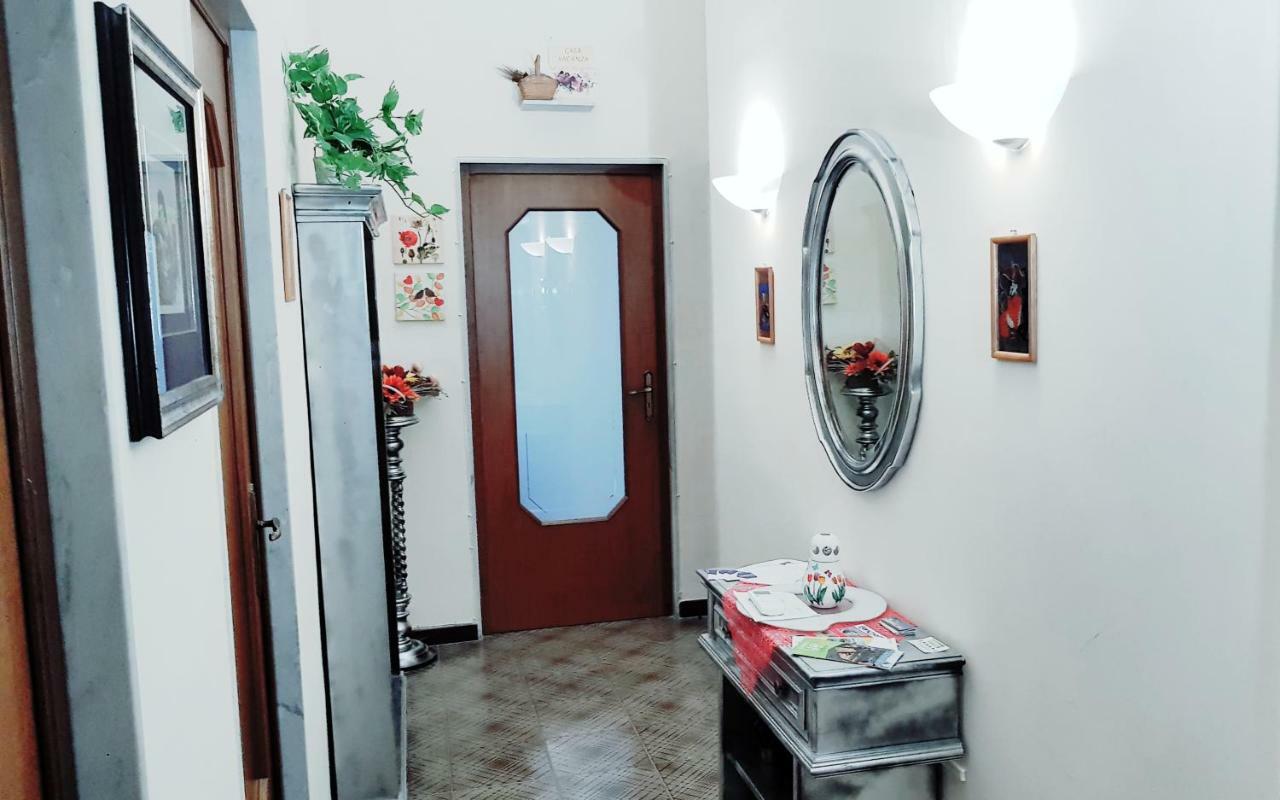 La Casa Dei Colori Apartment Джовинацо Екстериор снимка